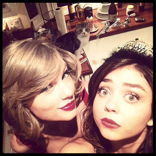 Taylor Swift, Sarah Hyland, Instagram Taylor Swift, Sarah Hyland, Instagram